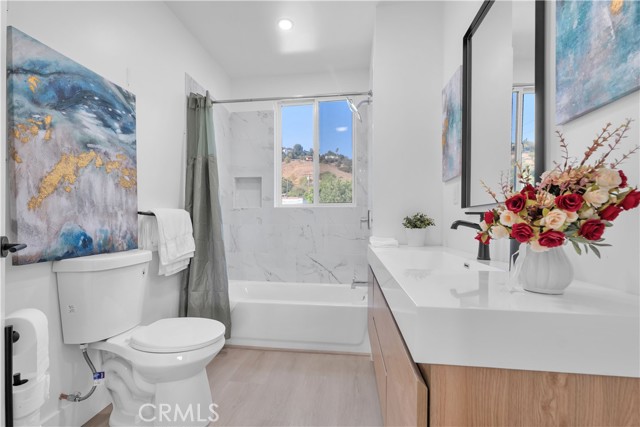 Detail Gallery Image 8 of 36 For 3115 Arvia St 1b,  Los Angeles,  CA 90065 - 5 Beds | 2 Baths