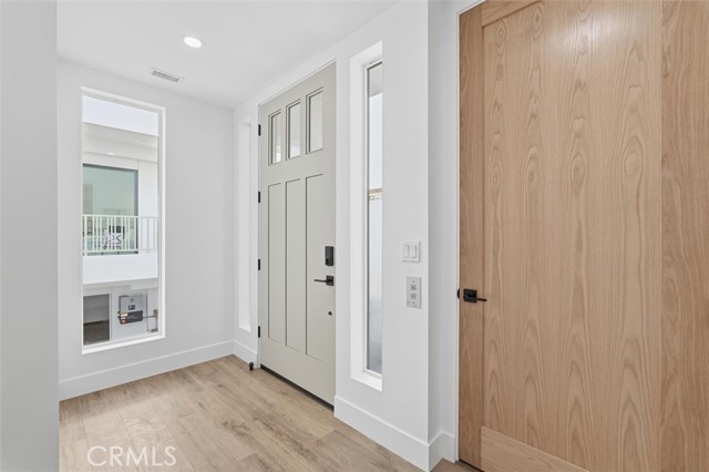 Detail Gallery Image 3 of 45 For 617 N Irena Ave #C,  Redondo Beach,  CA 90277 - 5 Beds | 3/1 Baths