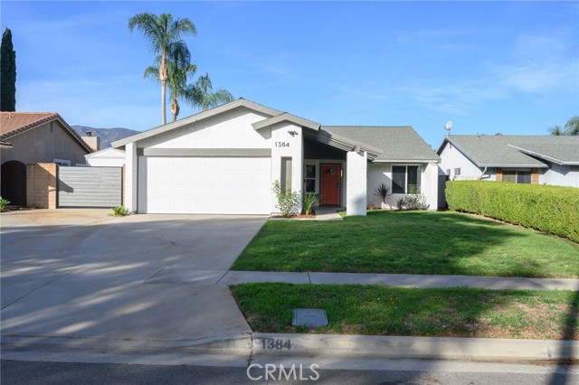 Detail Gallery Image 1 of 32 For 1384 Emerald St, Corona,  CA 92882 - 3 Beds | 2 Baths