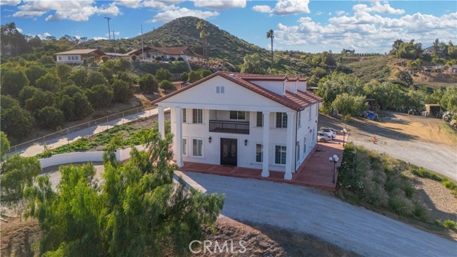 Detail Gallery Image 3 of 66 For 17423 Wicker Way, Riverside,  CA 92504 - 4 Beds | 3/1 Baths