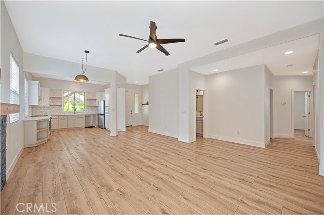 Detail Gallery Image 7 of 44 For 2821 Unity Pointe, Sacramento,  CA 95833 - 4 Beds | 2 Baths