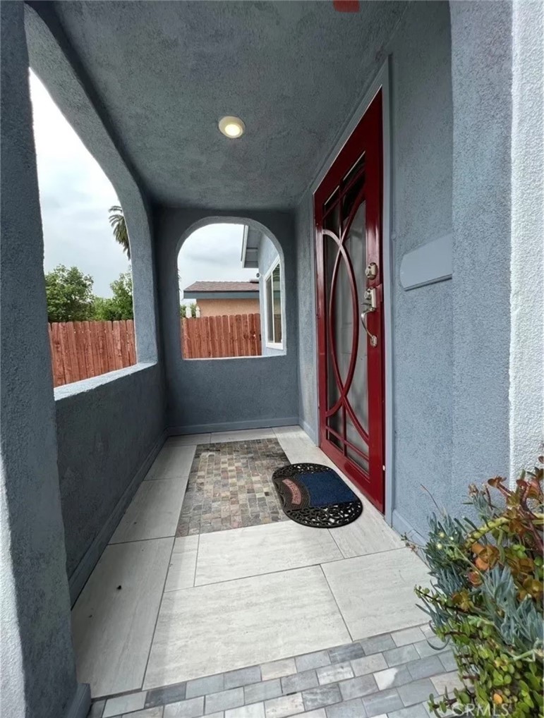 731 99th Street, Los Angeles, California 90044, 3 Bedrooms Bedrooms, ,2 BathroomsBathrooms,Single Family Residence,For Sale,99th,MB24156227