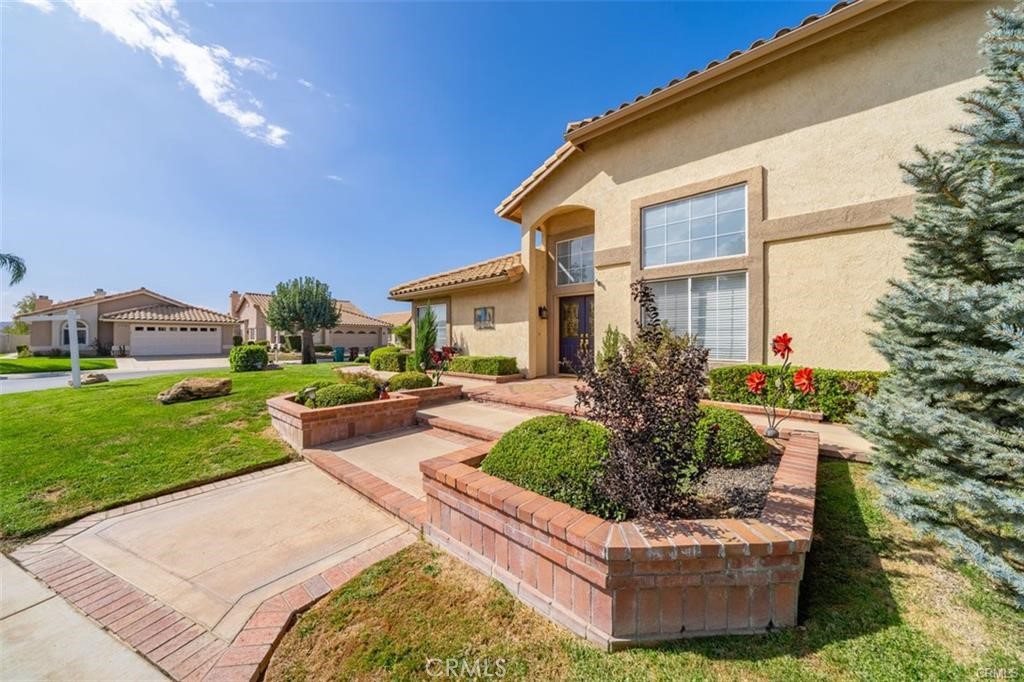 6313 Cherry Hill Avenue, Banning, CA 92220