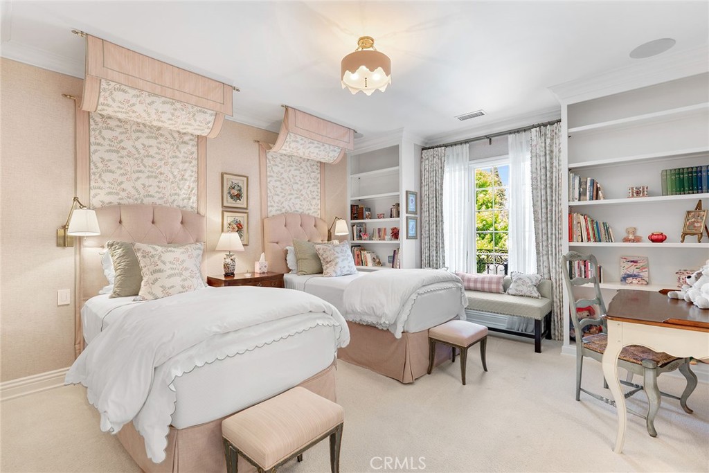 814a3e51 E5f0 4039 A15d Ec7b372947b7