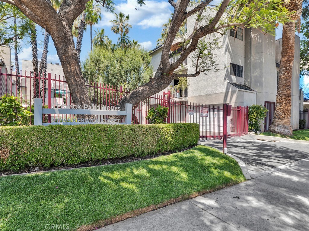 https://media.crmls.org/medias/814a72d8-2201-41e4-b369-b5c361e07eb4.jpg?preset=X-Large