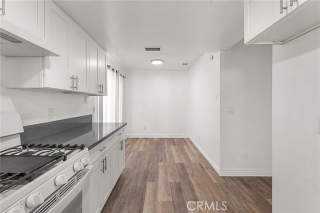 Detail Gallery Image 6 of 20 For 3600 Mountain Ave 14f,  San Bernardino,  CA 92404 - 1 Beds | 1 Baths