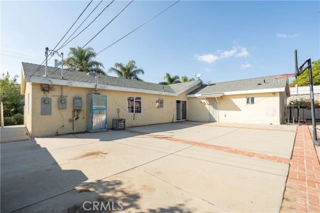 Detail Gallery Image 2 of 23 For 11044 Borden Avenue, Pacoima,  CA 91331 - 7 Beds | 4 Baths