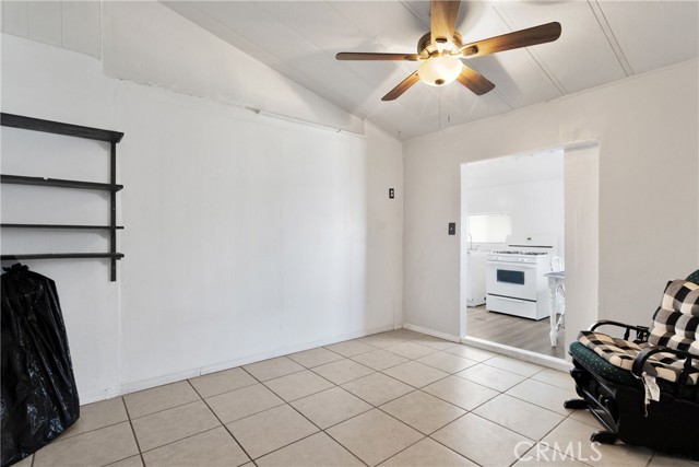 Detail Gallery Image 10 of 20 For 19226 Lindsay St, Hesperia,  CA 92345 - 3 Beds | 2 Baths