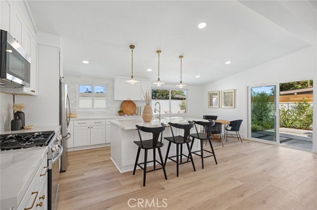 Detail Gallery Image 4 of 24 For 2355 Rutgers Dr, Costa Mesa,  CA 92626 - 4 Beds | 2 Baths