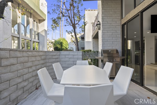 Detail Gallery Image 19 of 21 For 5315 White Oak #M,  Encino,  CA 91316 - 3 Beds | 3 Baths