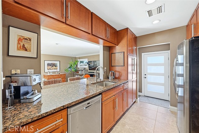 Detail Gallery Image 16 of 46 For 6200 E Fairbrook, Long Beach,  CA 90815 - 3 Beds | 1 Baths