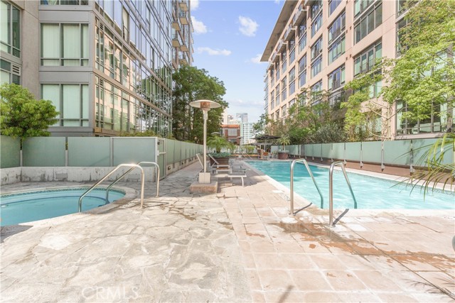 1111 S Grand Avenue, Los Angeles CA: https://media.crmls.org/medias/814de0cd-f55b-4e00-984b-a636b3e3a6f2.jpg