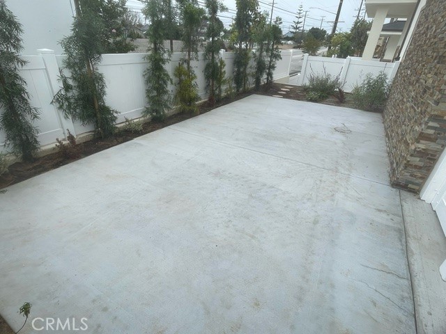 https://media.crmls.org/medias/814e26f8-75b8-4a01-87f3-ef2938270c49.jpg?preset=X-Large