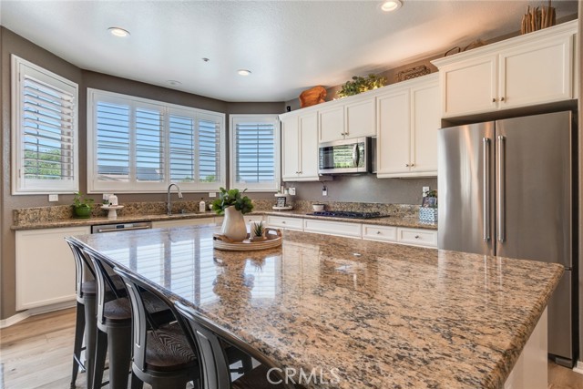4765 Falconview Court, Fontana CA: https://media.crmls.org/medias/814e6b9a-2cf1-4264-9af6-4a02904e070c.jpg