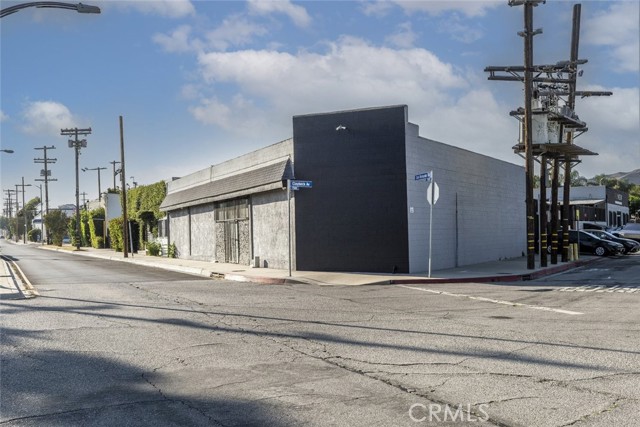 7400 San Fernando Road, Sun Valley CA: https://media.crmls.org/medias/814fa952-a662-4067-a355-63f658d56300.jpg