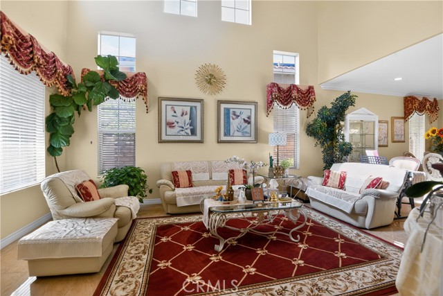 Detail Gallery Image 14 of 58 For 2621 Fallen Leaf Ct, Simi Valley,  CA 93063 - 4 Beds | 3 Baths