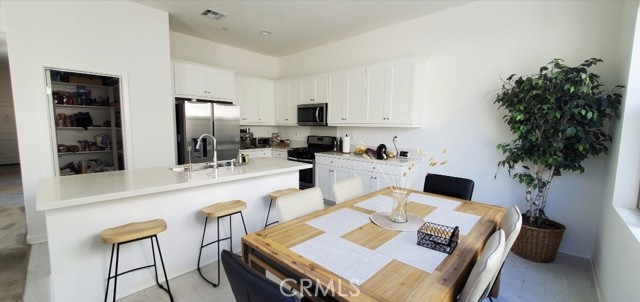 Detail Gallery Image 12 of 68 For 4247 Horvath St #107,  Corona,  CA 92883 - 3 Beds | 3/1 Baths