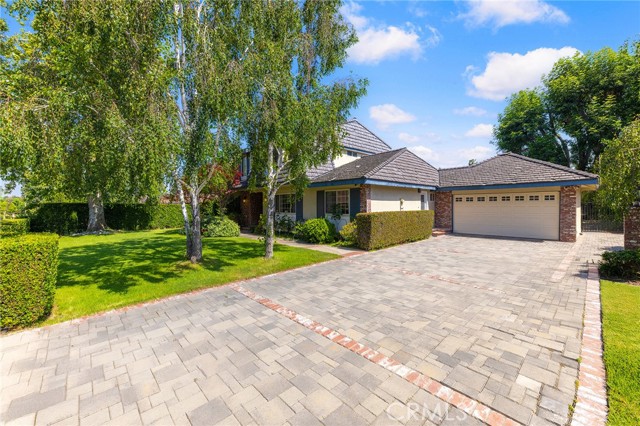 300 W Wistaria Avenue, Arcadia CA: https://media.crmls.org/medias/8150842c-b3ba-4b60-8a28-0d79aad14713.jpg
