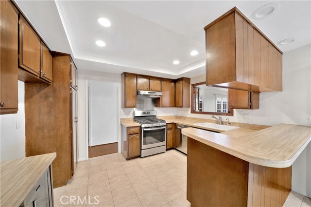 Detail Gallery Image 9 of 39 For 415 Canal St, Newport Beach,  CA 92663 - 4 Beds | 2/1 Baths