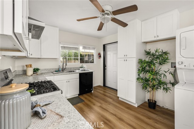 Detail Gallery Image 11 of 26 For 2320 Locust, Long Beach,  CA 90806 - 2 Beds | 1 Baths