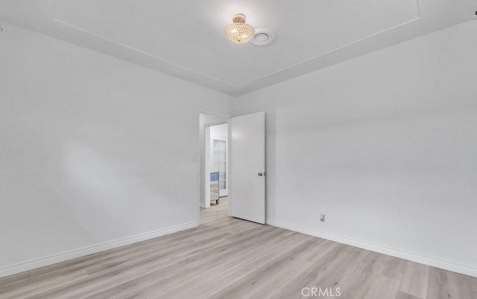 https://media.crmls.org/medias/815281de-6fb2-4e74-b1be-6fd4e7e80139.jpg?preset=X-Large