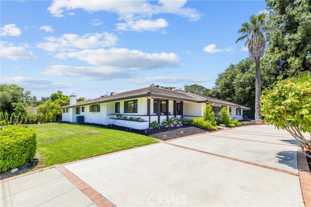 6 Woodland Lane, Arcadia CA: https://media.crmls.org/medias/815401fb-92de-4f69-8308-ead9a0d0a4a6.jpg