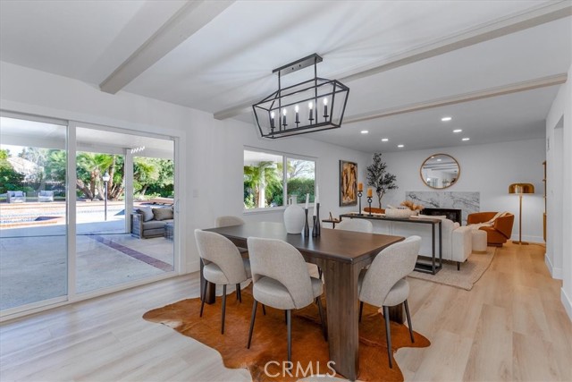 Detail Gallery Image 14 of 49 For 10900 Remmet Ave, Chatsworth,  CA 91311 - 5 Beds | 3 Baths