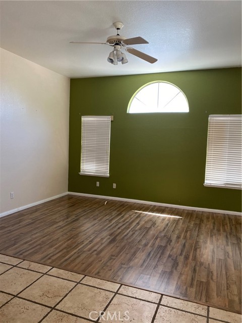 Detail Gallery Image 16 of 22 For 3301 Watford Way, Palmdale,  CA 93551 - 3 Beds | 2 Baths