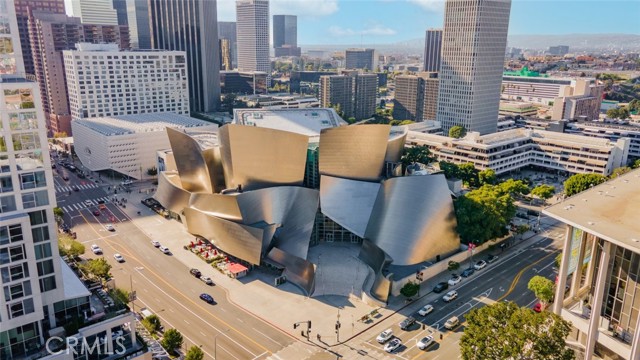 515 S Olive Street, Los Angeles CA: https://media.crmls.org/medias/8154ee83-9f4f-4325-b80b-fb3c36f980e3.jpg