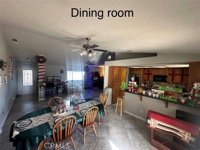 16271 Nisqualli, Victorville CA: https://media.crmls.org/medias/8154f77d-8cb4-4f10-8073-8fe21d2a8a69.jpg