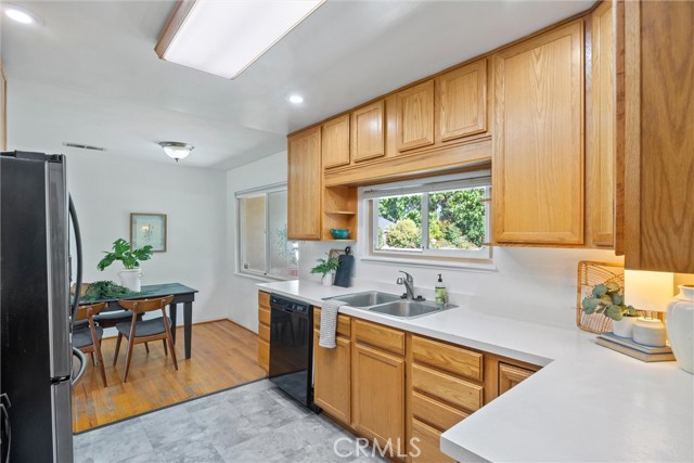 Detail Gallery Image 16 of 39 For 1000 W 11th Ave, Chico,  CA 95926 - 3 Beds | 1 Baths