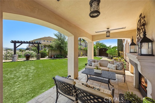 21925 Heatheridge Drive, Yorba Linda CA: https://media.crmls.org/medias/8155d651-4a6d-4ce1-90ec-2c6685a55c86.jpg