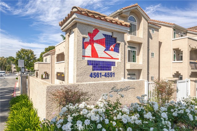 Detail Gallery Image 1 of 59 For 4591 Warner Ave #101,  Huntington Beach,  CA 92649 - 3 Beds | 2 Baths
