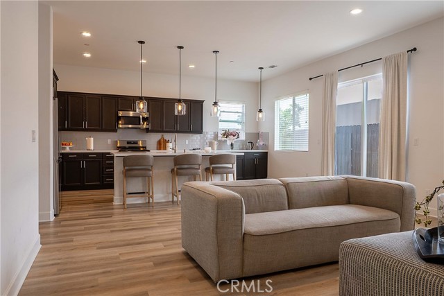 Detail Gallery Image 7 of 22 For 751 Skyview Ln, Santa Maria,  CA 93455 - 4 Beds | 3 Baths