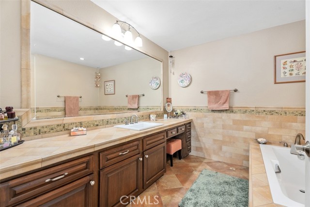 Detail Gallery Image 28 of 48 For 16255 Pacific Cir #204,  Huntington Beach,  CA 92649 - 3 Beds | 3 Baths