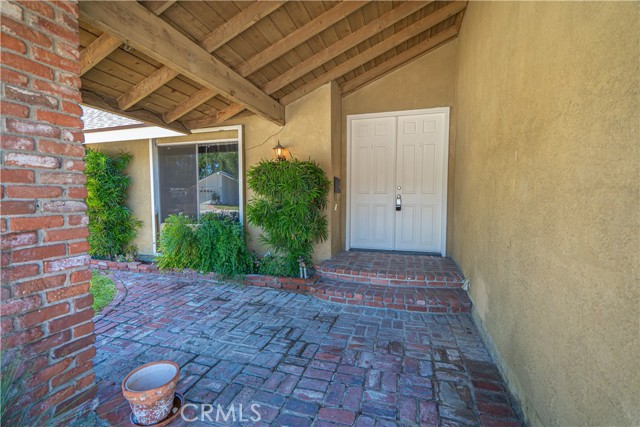 25688 Dorado Drive, Valencia CA: https://media.crmls.org/medias/815819d8-8166-45b5-aa59-e4a91be4c330.jpg