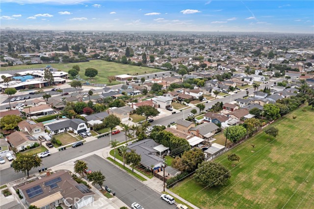 17327 Santa Lucia Street, Fountain Valley CA: https://media.crmls.org/medias/815827db-deb0-4e94-b25f-066438f6dc9f.jpg