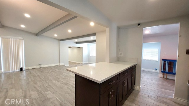 Detail Gallery Image 8 of 35 For 8649 Cantaloupe Ave, Panorama City,  CA 91402 - 3 Beds | 3 Baths