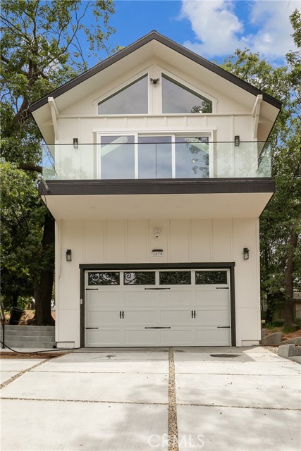 1670 Grass Valley Road, Lake Arrowhead CA: https://media.crmls.org/medias/8158b6b2-4c46-4371-9f64-0b3d30fff29b.jpg