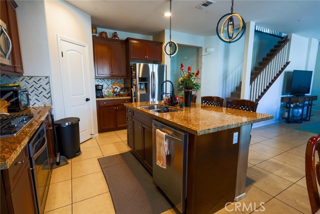 Detail Gallery Image 5 of 8 For 29503 Slider, Lake Elsinore,  CA 92530 - 4 Beds | 2/1 Baths