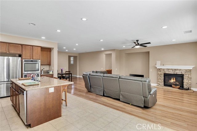 14277 Florence Street, Eastvale CA: https://media.crmls.org/medias/8159b3f2-e053-4fa0-bd1e-1b4b58df7c04.jpg