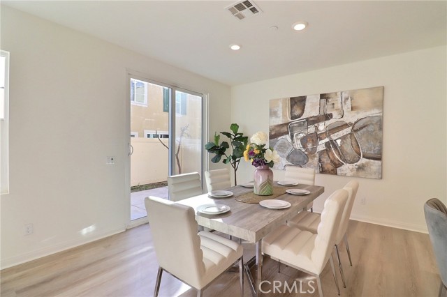 Detail Gallery Image 13 of 33 For 2076 E Sentinel Privado, Ontario,  CA 91764 - 4 Beds | 3 Baths