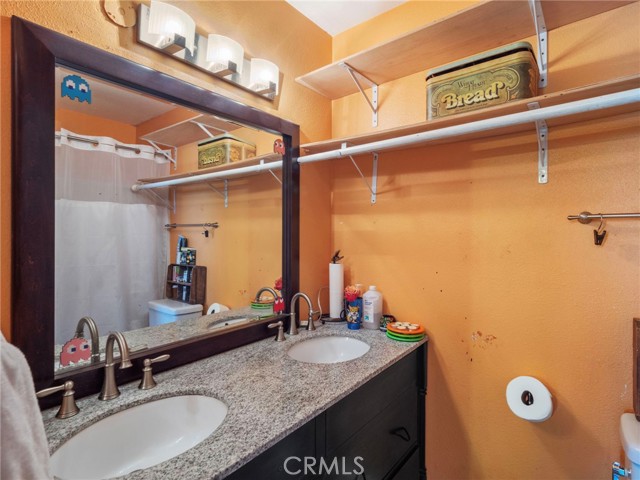 Detail Gallery Image 6 of 11 For 21522 Belshire Ave #15,  Hawaiian Gardens,  CA 90716 - 3 Beds | 2 Baths
