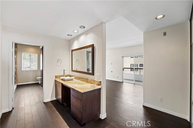4313 Van Nuys Boulevard, Sherman Oaks CA: https://media.crmls.org/medias/815b1a55-5f48-4f91-896d-329e48663c0b.jpg