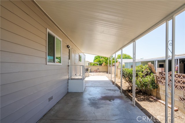 204 N La Paloma Avenue, San Jacinto CA: https://media.crmls.org/medias/815b25d6-27b3-4cec-9dec-07c8ecffc5bf.jpg