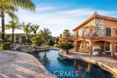 2440 Los Alisos Drive