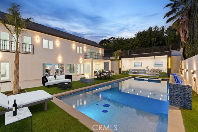 5965 Nora Lynn Drive, Woodland Hills CA: https://media.crmls.org/medias/815bb5de-2e3d-4f26-9b46-9898e7aed78e.jpg