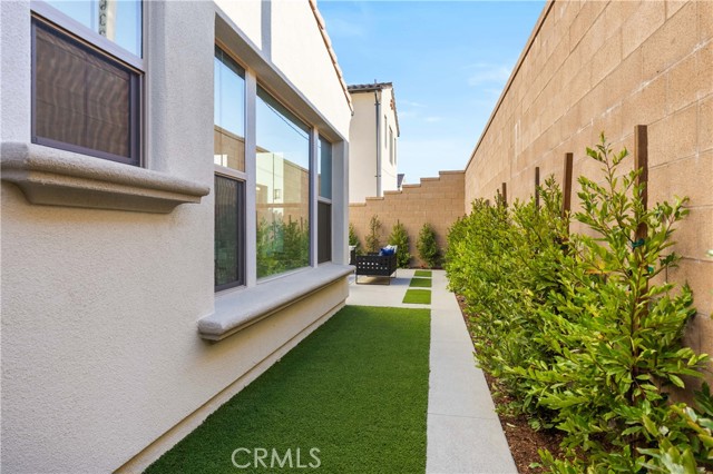 307 Brimwood, Irvine CA: https://media.crmls.org/medias/815c5ce4-e1ea-4bc9-9201-4a3c70e53552.jpg