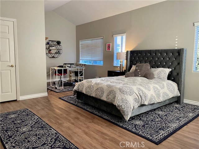 Detail Gallery Image 5 of 16 For 10000 Reseda Bld a,  Northridge,  CA 91324 - 4 Beds | 2/1 Baths