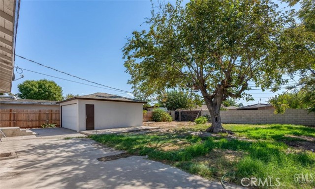 Detail Gallery Image 25 of 28 For 415 Sperry St, Bakersfield,  CA 93307 - 3 Beds | 1 Baths